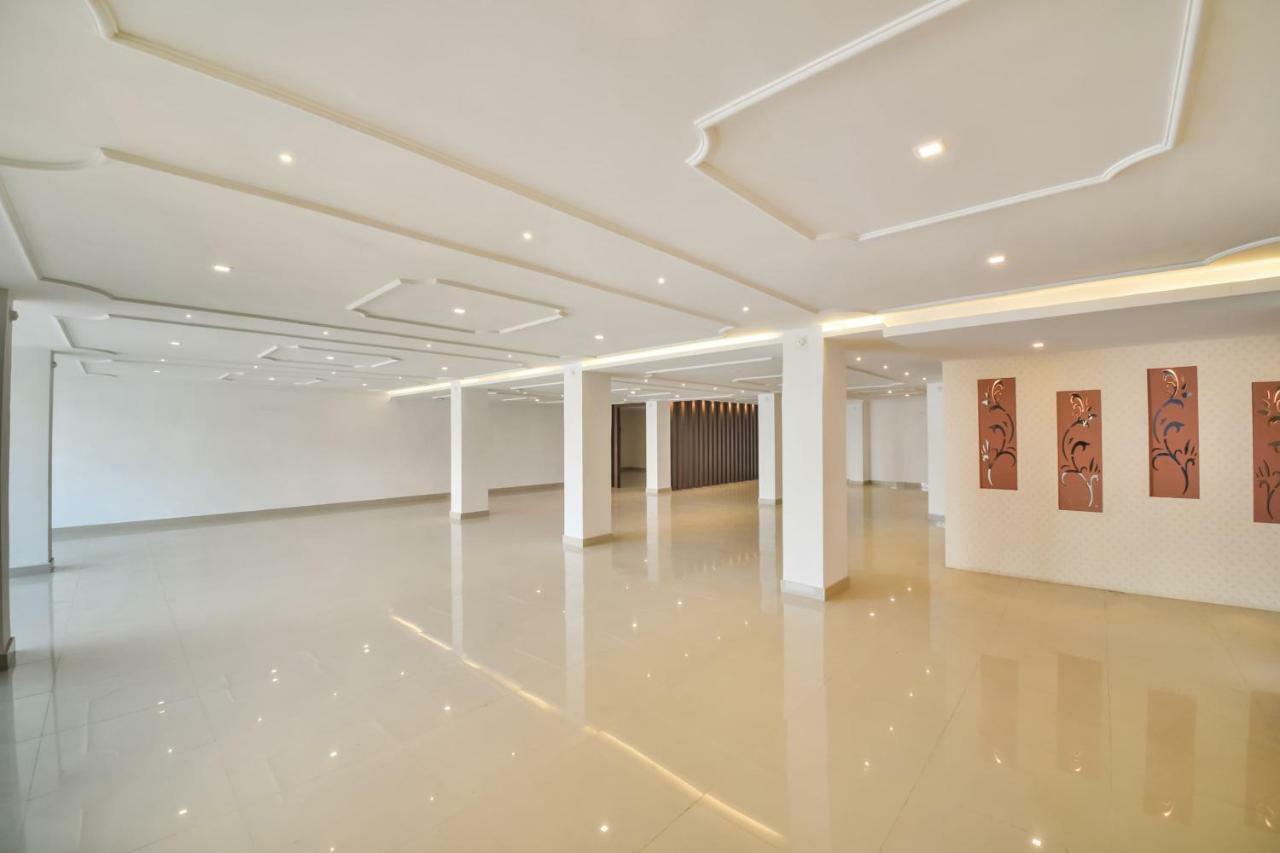 Golden Feather Hotel Udaipur Ngoại thất bức ảnh