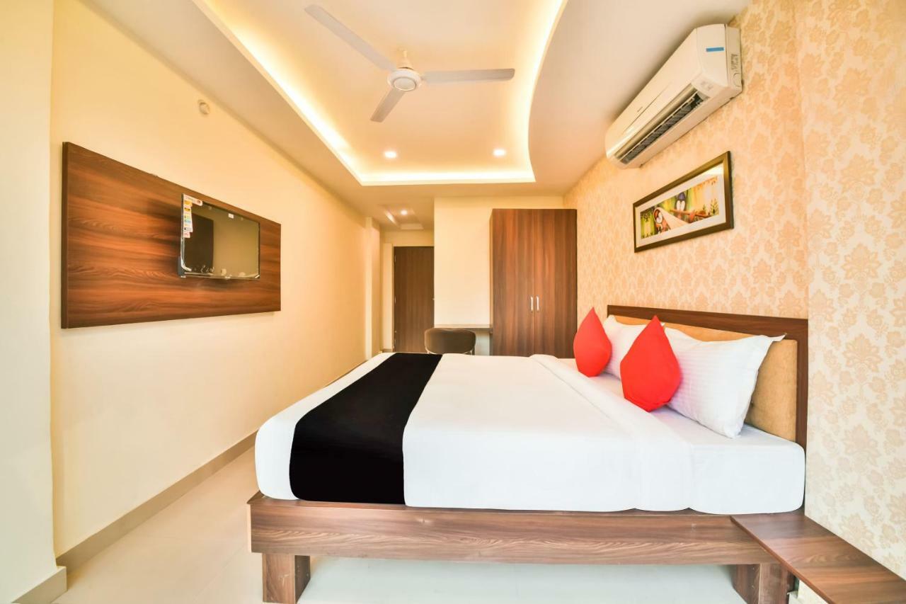 Golden Feather Hotel Udaipur Ngoại thất bức ảnh