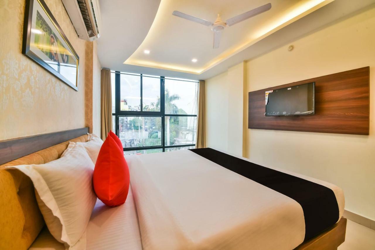Golden Feather Hotel Udaipur Ngoại thất bức ảnh