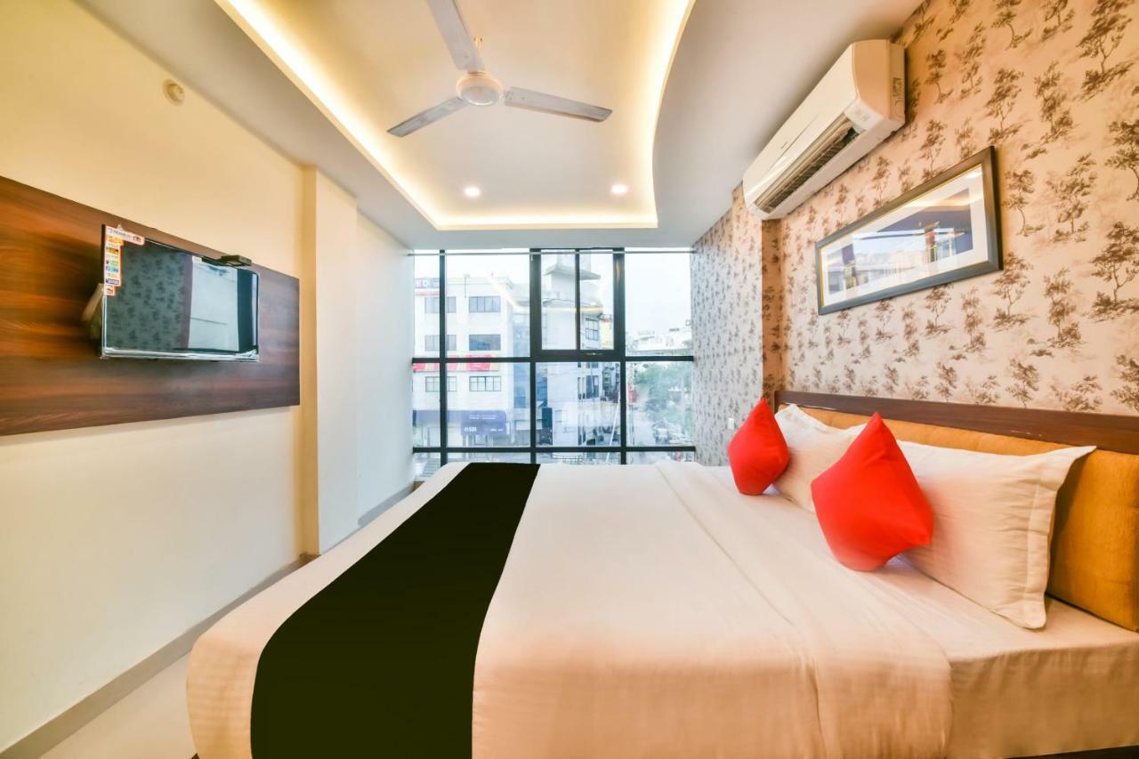 Golden Feather Hotel Udaipur Ngoại thất bức ảnh