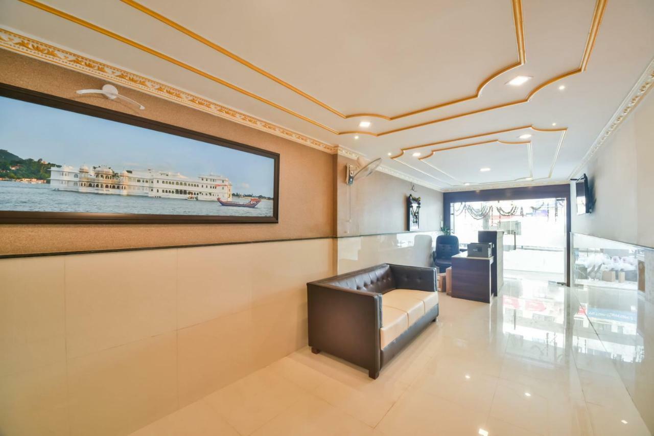 Golden Feather Hotel Udaipur Ngoại thất bức ảnh